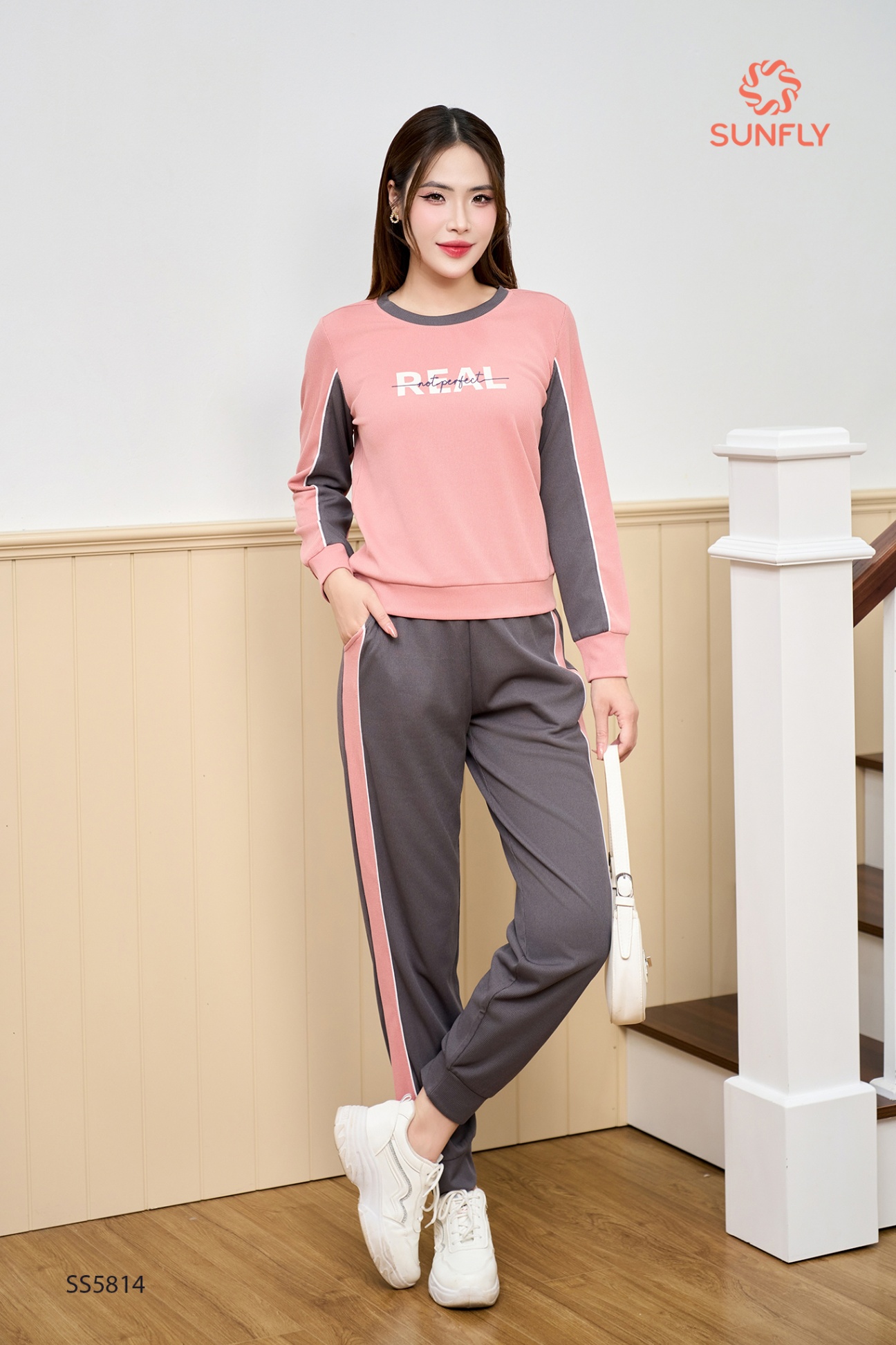 [🆕🇻🇳] Bộ Đồ Mặc Nhà Thời Trang 👕 Top1Fashion 👗  POLY GÂN CHẤT ĐẸP – LÊN FORM ĐỈNH KAOGọi tên Sunfly nè chị em ơi
Năm nay quá nhiều đổi mới – mẫu đẹp, chất đẹp, nhìn là mê
Form chuẩn – dáng xinh – mặ , shares-0✔️ , likes-3❤️️ , date-2025-10-24 03:10:25🇻🇳🇻🇳🇻🇳📰🆕