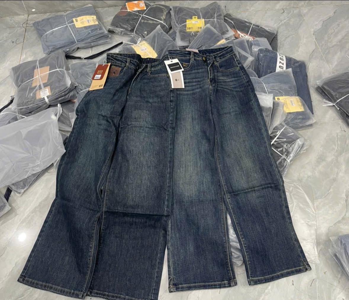 [🆕🇻🇳] Nguyễn Linh Shop BMT 👕 Top1Fashion 👗  Ôm sương sương được mấy trăm quần jen nấm nè khách ưi
Đợi e về bung xoã khách tha hồ hốt nhen
, shares-1✔️ , likes-34❤️️ , date-2025-10-27 21:44:41🇻🇳🇻🇳🇻🇳📰🆕