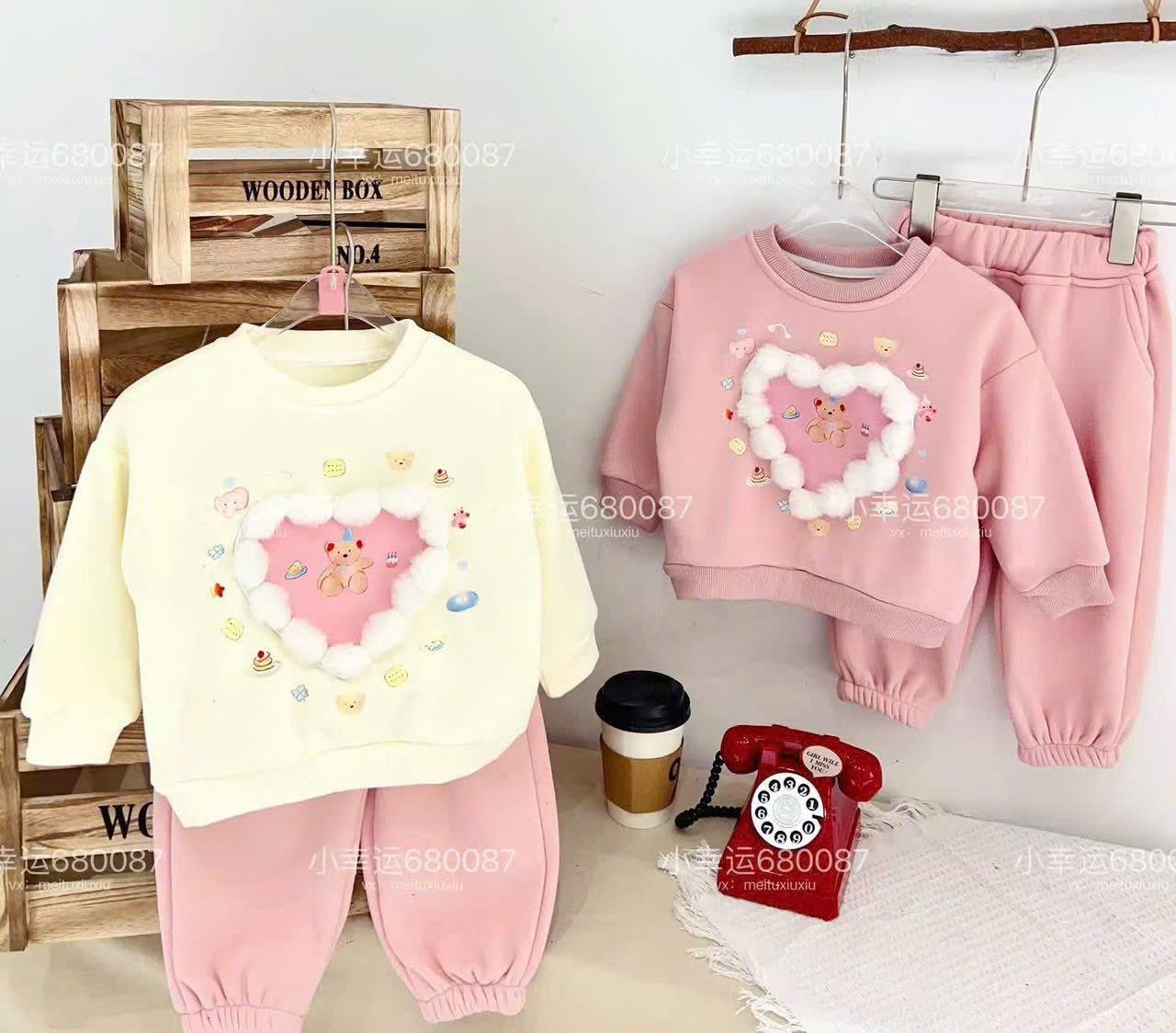 [🆕🇻🇳] Tiệm Nhà Bông Cho Thuê Đồ 👕 Top1Fashion 👗  Tổng hợp mẫu áo tấc couple cho mấy nàng đây ạ
Ib đặt lịch sớm tránh kẹt lịch nha các nàng
Xem mẫu tại web :
Tiktok tiemnhabongchothuedo…
—————————————— , shares-0✔️ , likes-1❤️️ , date-2025-10-27 03:30:45🇻🇳🇻🇳🇻🇳📰🆕