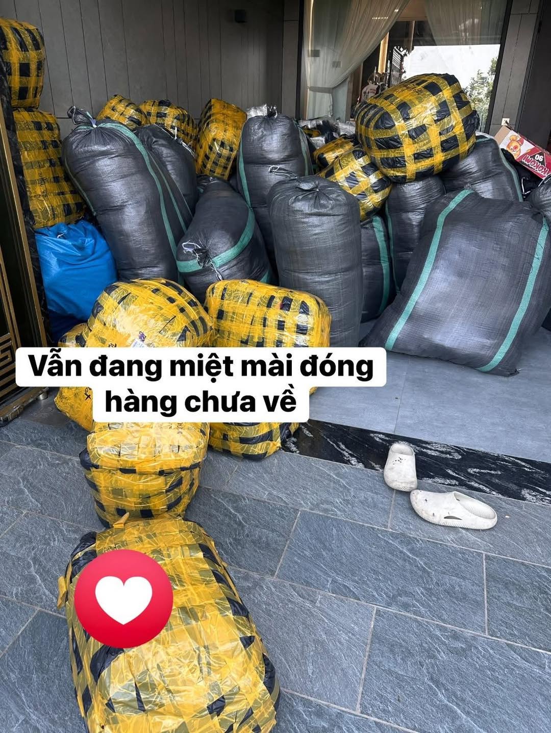 [🆕🇻🇳] Shop Mẹ Ku Bi  – chuyên sỉ, lẻ thời trang mẹ và bé, uy tín, chất lượng, giá cả hợp lý 🧑‍🧒❤️️👶⭐️ Hàng nhiều vô kể giờ e vẫn đang ngồi đóng hàng. Các mẹ cbi qua shop e nhé.
, shares-0✔️ , likes-5❤️️ , date-2025-10-29 02:48:07🇻🇳🇻🇳🇻🇳📰🆕