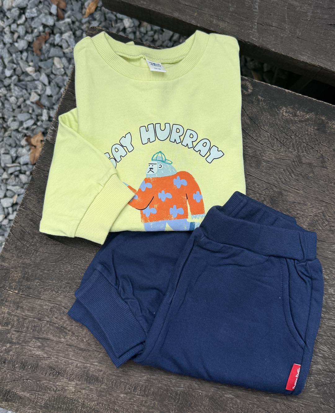 [🆕🇻🇳]  Mây XíU – Chuyên quần áo xuất Hàn dư chính hãng made in VN 🧑‍🧒❤️️👶⭐️ Hàng mới về• Bộ nỉ Molli rất cute cho BT
Chất nỉ mỏng mềm, co giãn
• Sz 110
• Giá 210k áp dụng mua tại page
Shopee:*Milkmile & Mollimelli
– 90(10-18m) , shares-0✔️ , likes-0❤️️ , date-2025-10-29 06:11:21🇻🇳🇻🇳🇻🇳📰🆕