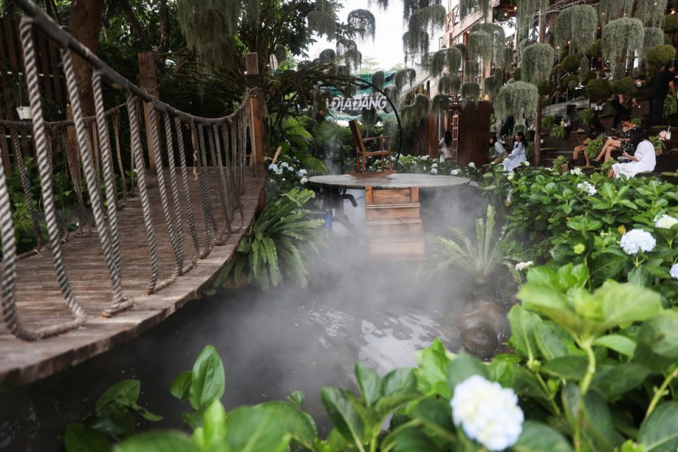 [☕️🇻🇳] Quán cà phê như vườn địa đàng – Nơi chia sẻ kinh nghiệm du lịch