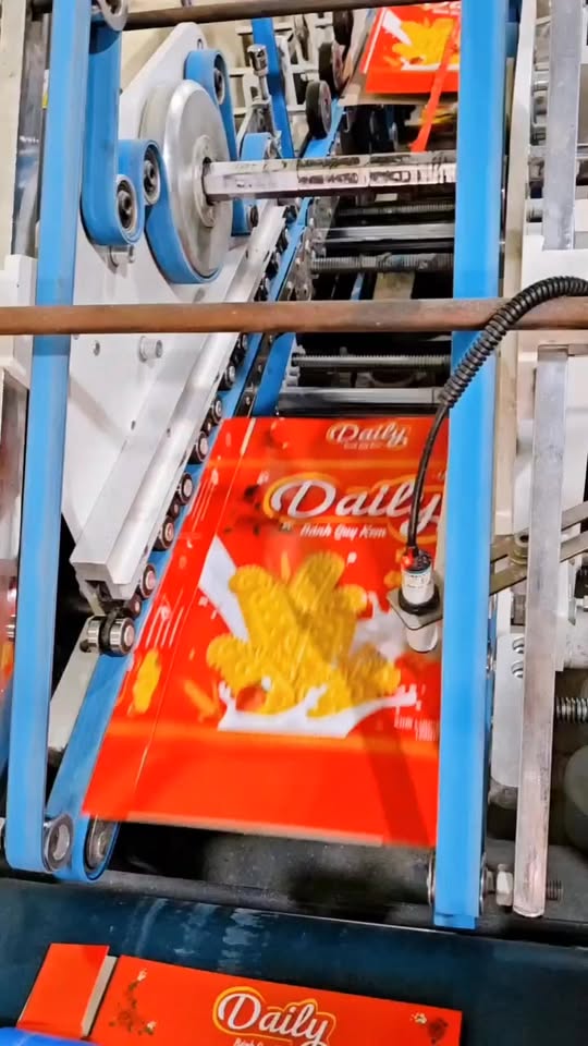 [🆕🇻🇳]  HeNa Kids – Thời Trang Thiết Kế Cho Bé 🧑‍🧒❤️️👶⭐️ Em Bé Heri x Áo Dài Gấm Thọ Tết2025
Ưu đãi tặng kèm Băng Đô Gấm Lụa khi mua set Áo Dài Mẹ và BéÁo Dài gấm thọ sử dụng chất liệu gấm lụa cao cấp, kết hợp  , shares-6✔️ , likes-134❤️️ , date-2024-11-28 16:00:08🇻🇳🇻🇳🇻🇳📰🆕