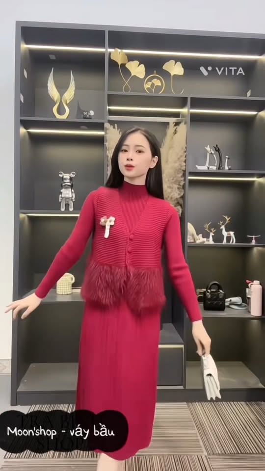 [🆕🇻🇳] Moon’Shop-Váy bầu thiết kế 👕 Top1Fashion 👗  TẾT NÀY BẦU MẶC GÌ
Set len kèm gile cho bầu xinh lắm nha , hàng len QC mềm mịn không bai nhão cầm nặng tay lắm luôn, bầu hay không bầu mặc đều xinh ạ co g , shares-0✔️ , likes-3❤️️ , date-2024-12-27 22:52:29🇻🇳🇻🇳🇻🇳📰🆕