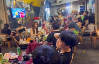 [🆕🇻🇳] Thiên Ân Quán – Quán chuyên đặc sản vùng miền 🍔 Top1Food  🍜  TRẬN CHUNG KẾT NGÀY MAI BẠN ĐÃ CÓ ĐỊA ĐIỂM XEM CHƯA?
Ưu đãi đặc biệt , chỉ từ 79k  đã có ngay một combo lẩu nướng hấp dẫn
Tặng thêm 1 suất Gà đen 179k  , shares-0✔️ , likes-10❤️️ , date-2025-01-04 16:45:09🇻🇳🇻🇳🇻🇳📰🆕