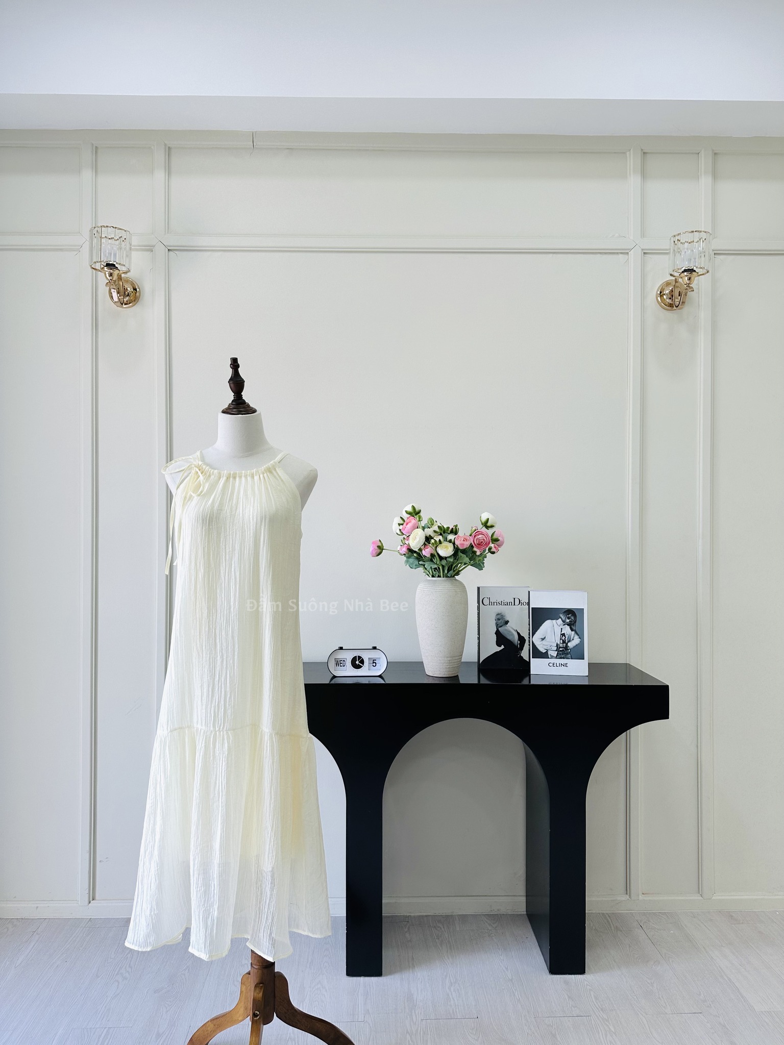 [🆕🇻🇳] Đầm Suông Nhà Bee  (Bee’s House Dress) 👕 Top1Fashion 👗  Mẫu đầm cổ yếm buộc nơ có dây rút điều chỉnh được độ rộng phần ngực
Form dài bồng bềnh mặc đi chơi hay đi biển rất xinh luôn ạ
, shares-0✔️ , likes-1❤️️ , date-2024-08-12 19:12:54🇻🇳🇻🇳🇻🇳📰🆕