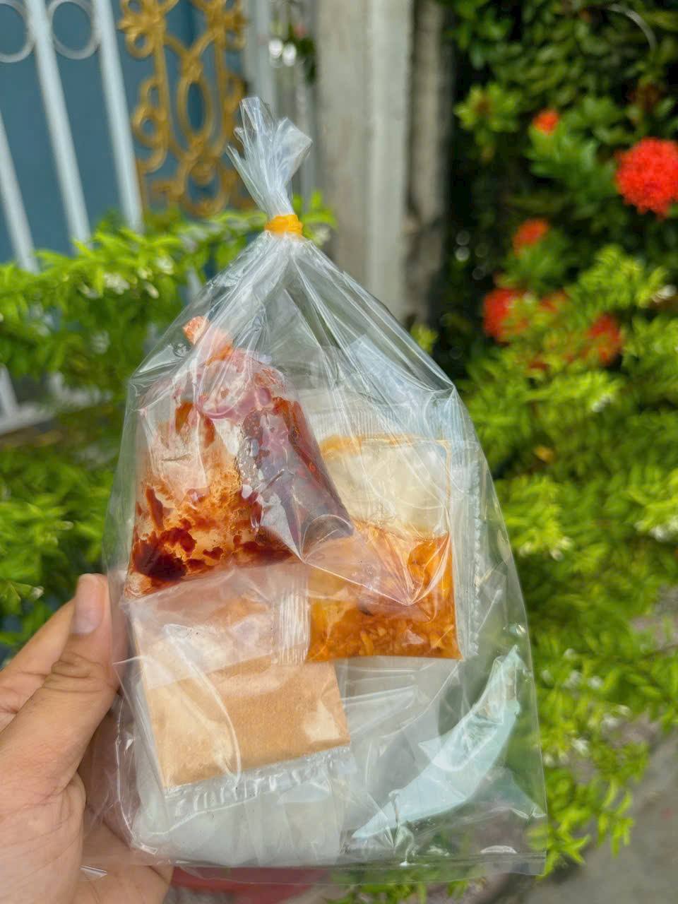 [🆕🇻🇳] H&M – Fashion and Quality at the Best Price in a Sustainable Way [🆕Top1Vietnam🇻🇳] 👕 Top1Fashion 👗  The possibilities are endless. Explore the playful costume collection. #HMKids
, shares-23✔️ , likes-288❤️️ , date-2024-12-31 02:30:03🇻🇳🇻🇳🇻🇳📰🆕