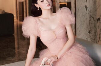 [🆕🇻🇳] Penelope.studio – Don’t stress about the dress, we’ll dress you to impress 👕 Top1Fashion 👗   Vivienne với phiên bản ngắn dễ thương và điệu đà cho các nàng𝐏𝐄𝐍𝐄𝐋𝐎𝐏𝐄
_____________________________________
𝐇𝐨𝐭𝐥𝐢𝐧𝐞: 0934 004 266
Worldwide Shipping
©T , shares-41✔️ , likes-208❤️️ , date-2025-04-28 21:09:43🇻🇳🇻🇳🇻🇳📰🆕