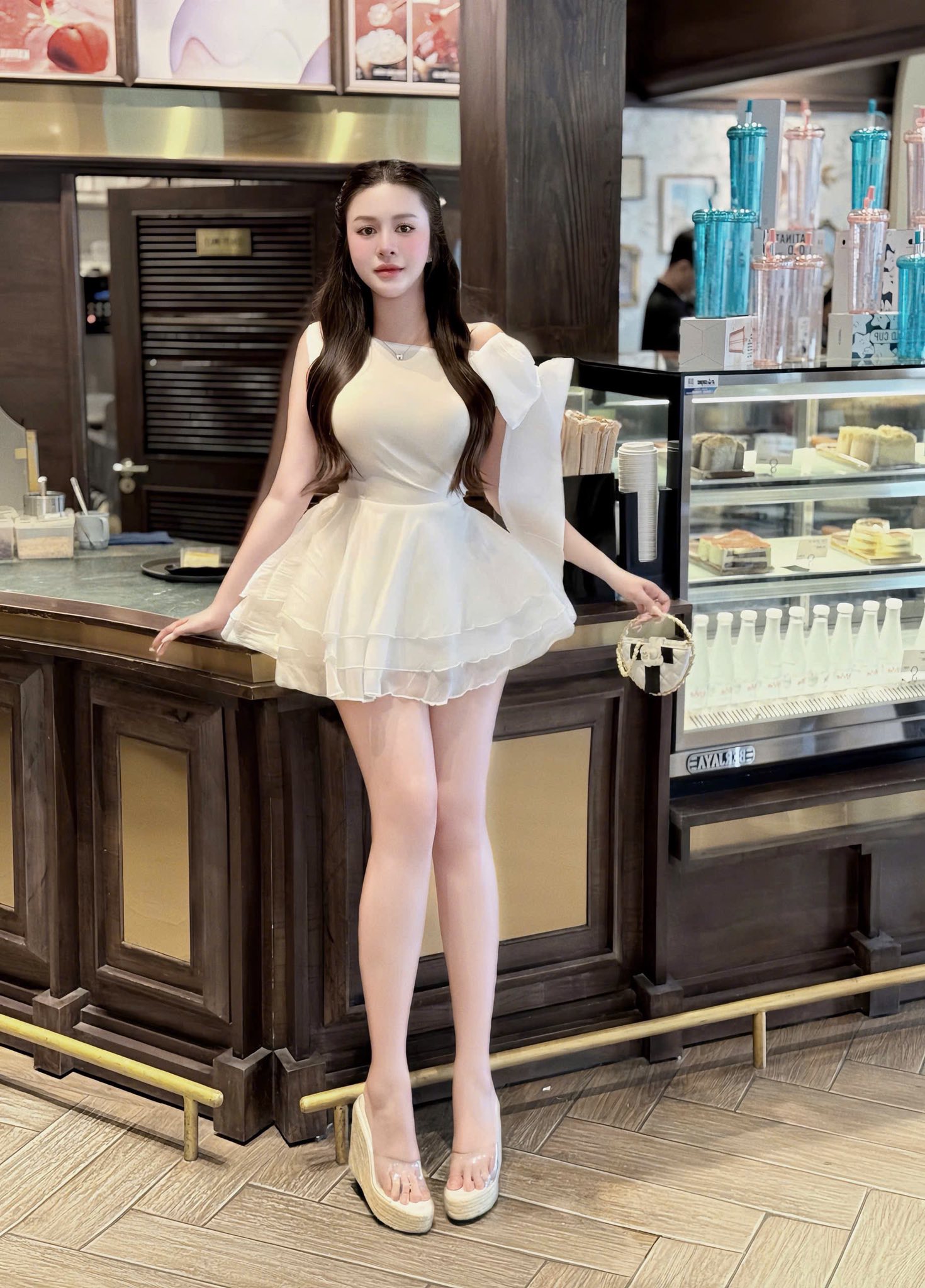 [🆕🇻🇳] Mèo Xinh Đẹp- Chuyên sỉ VNXK- Hàng Thiết kế  👕 Top1Fashion 👗  ĐẦM LỆCH VAI THẮT NƠ 3 TẦNG- KÈM HÌNH THẬT SHOP CHỤP1⃣7⃣9⃣kChất liệu: Tơ nến
_ Vòng 1  , shares-1✔️ , likes-2❤️️ , date-2025-05-10 18:12:58🇻🇳🇻🇳🇻🇳📰🆕