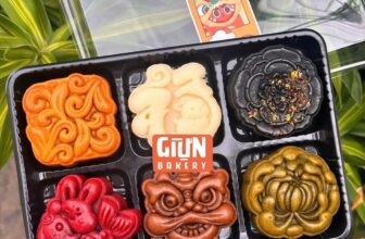 [🆕🇻🇳] Giựn Bakery – Tiệm bánh 🍔 Top1Food  🍜  MÙA TRĂNG 2025  – Set trung thu chính thức mở bánGồm 6 vị nhân :
+ Thập cẩm gà quay trứng muối
+ Mè đen trứng muối
+ Khoai môn mochi
+ Socola phô mai
+ , shares-17✔️ , likes-43❤️️ , date-2025-08-26 03:47:55🇻🇳🇻🇳🇻🇳📰🆕