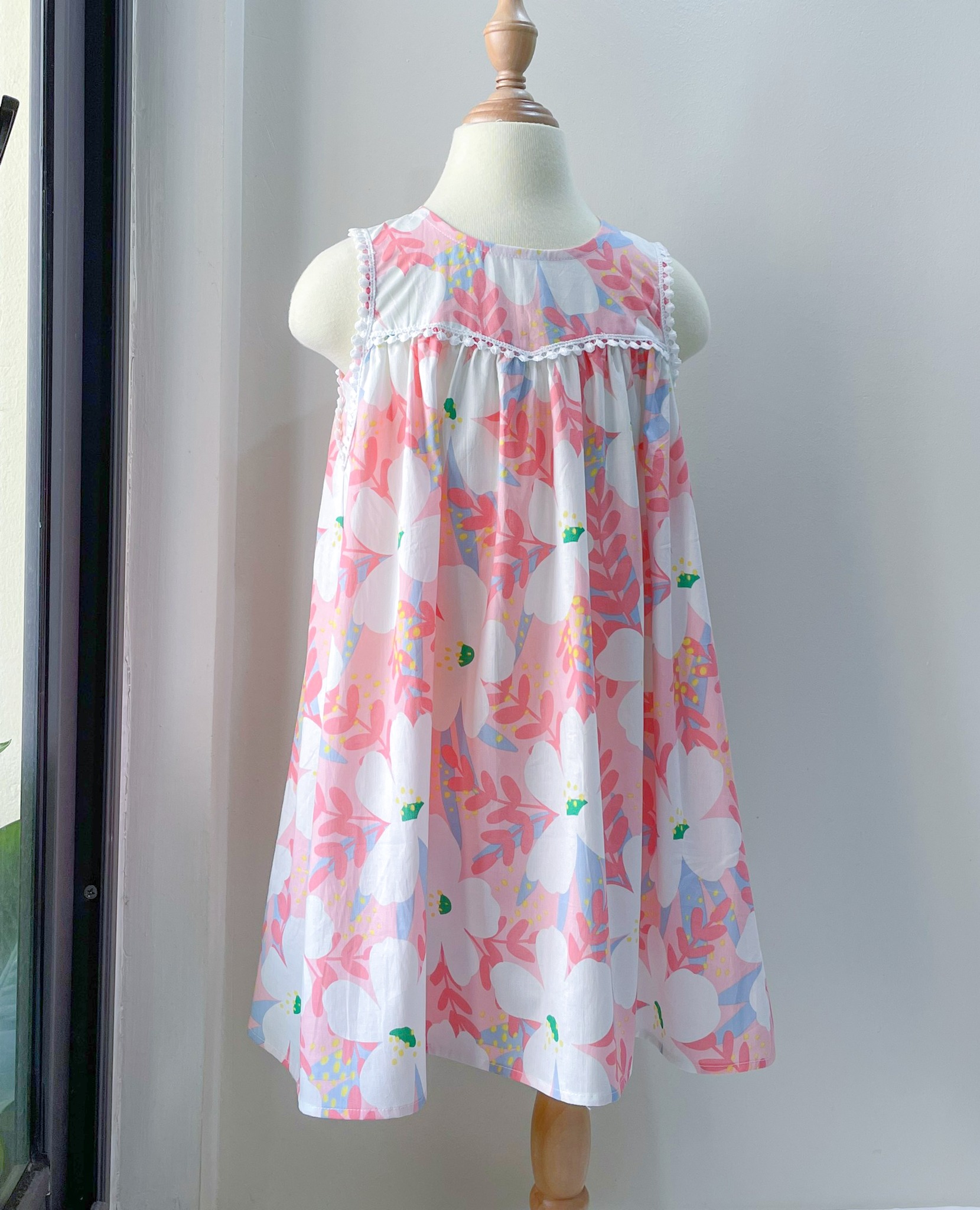 [🆕🇻🇳]  NS KIDS Clothing 🧑‍🧒❤️️👶⭐️ Mẫu váy hoa phối ren dáng suông thoải mái đi biển hết ý
Vải mềm mát thấm hút hồ môi.
Họa tiết quá ngọt ngào xinh xắn
Bé mặc đi học, đi chơi, đi biển mát , shares-0✔️ , likes-3❤️️ , date-2025-09-14 15:30:07🇻🇳🇻🇳🇻🇳📰🆕