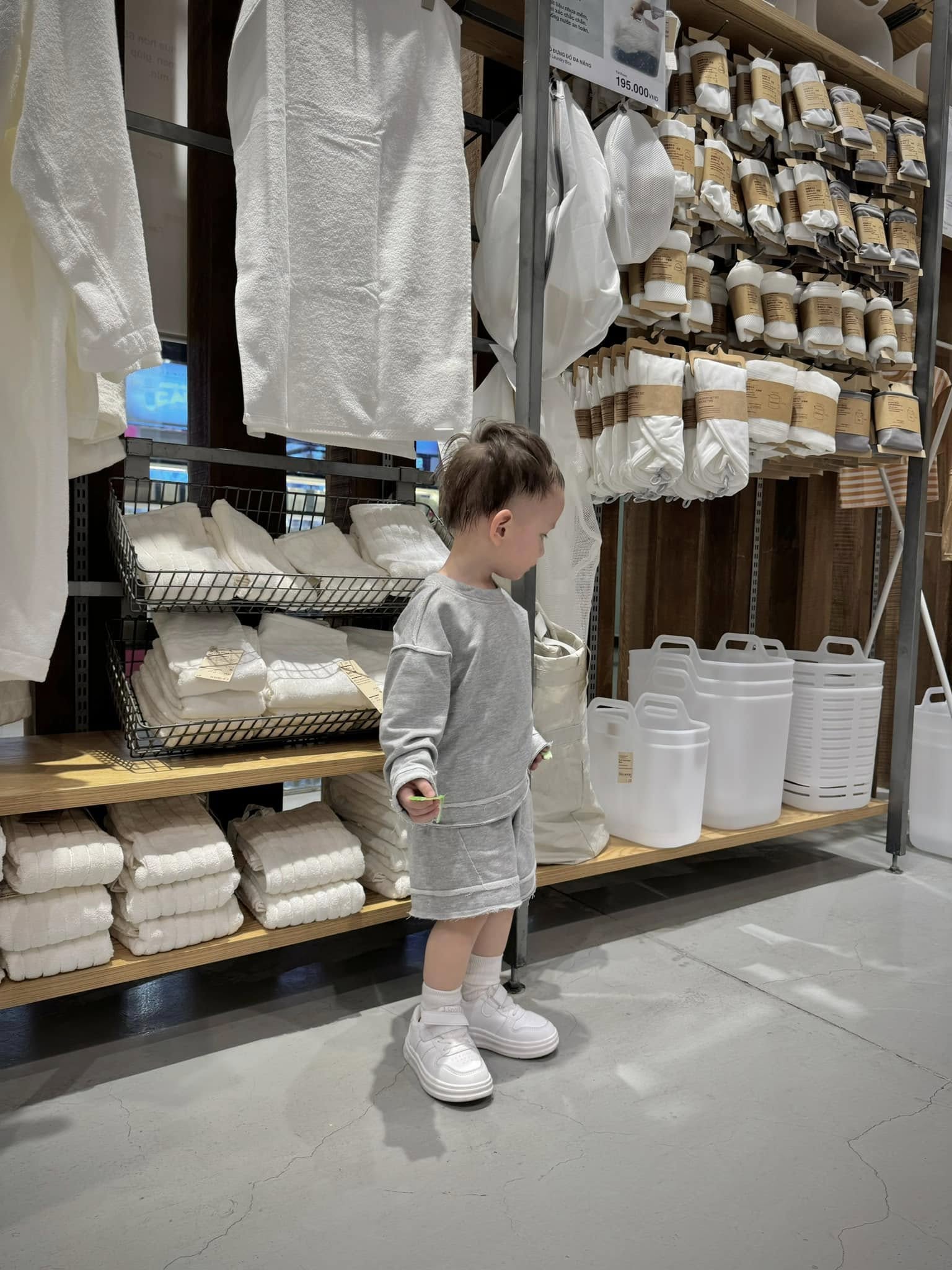 [🆕🇻🇳] Lebebee Hà Nội 🧑‍🧒❤️️👶⭐️ Combo tăng đề kháng + siro ho thảo dược siêu nhạy cho bé là dòng Artemis này đó các mẹ ạ“Xịt tăng đề kháng Artemis Kids ViroGone Daily Spray 50ml cho bé  , shares-0✔️ , likes-0❤️️ , date-2025-10-04 23:10:50🇻🇳🇻🇳🇻🇳📰🆕