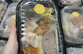 [🆕🇻🇳] Nậm Lọc ĐÚNG HUẾ tại HCM – Thương hiệu Huế đem lại hương vị đúng Huế cho quý khách xa Huế 🍔 Top1Food  🍜 Bếp vào full bánh Huế rồi cả nhà ơi
Bánh nậm, bánh lọc, bánh ít, bánh ram… chuẩn vị Huế thương
Ai thèm bánh quê là nhắn bếp liền nhé
#ĐúngHuế #BếpNhàLàm , shares-0✔️ , likes-4❤️️ , date-2025-10-13 16:39:35🇻🇳🇻🇳🇻🇳📰🆕