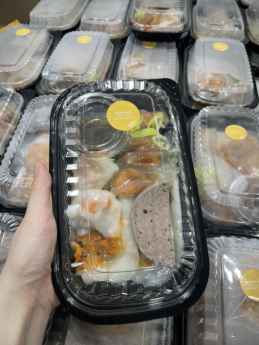 [🆕🇻🇳] Nậm Lọc ĐÚNG HUẾ tại HCM – Thương hiệu Huế đem lại hương vị đúng Huế cho quý khách xa Huế 🍔 Top1Food  🍜 Bếp vào full bánh Huế rồi cả nhà ơi 
Bánh nậm, bánh lọc, bánh ít, bánh ram… chuẩn vị Huế thương 
Ai thèm bánh quê là nhắn bếp liền nhé 
#ĐúngHuế #BếpNhàLàm , shares-0✔️ , likes-4❤️️ , date-2025-10-13 16:39:35🇻🇳🇻🇳🇻🇳📰🆕