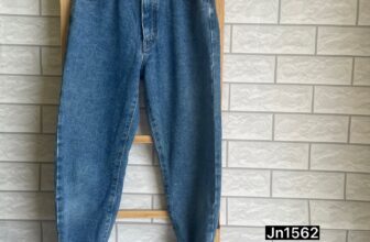 [🆕🇻🇳] Tiệm đồ si Cà Mau 🧑‍🧒❤️️👶⭐️ Quần jean trẻ em 11-12 tuổi, size 150. Người lớn nhỏ con có thể bon chen được. Khách xem kĩ số đo trên hình
—————
Đồ 2hand
LƯU Ý: shop không giao hàng 1 , shares-2✔️ , likes-10❤️️ , date-2025-10-13 19:01:15🇻🇳🇻🇳🇻🇳📰🆕
