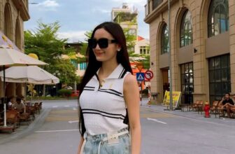 [🆕🇻🇳] Hoàng Yến Store 👕 Top1Fashion 👗   “𝐍ă𝐧g đ𝐨̣̂n𝐠 – 𝐬à𝐧h đ𝐢ệ𝐮 – 𝐜h𝐮ẩ𝐧 𝐬t𝐫e𝐞t s𝐭y𝐥e!”Quần jean ống rộng phối cùng áo len gân không tay
• Chất jean mềm, đứng form cực đẹp, thoải mái vận độn , shares-0✔️ , likes-9❤️️ , date-2025-10-18 23:02:36🇻🇳🇻🇳🇻🇳📰🆕