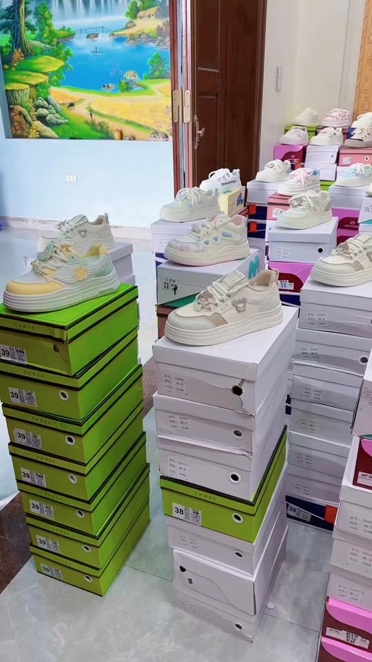 [🆕🇻🇳] Anh Thư Boutyque – Giày Dép Bé Y 🧑‍🧒❤️️👶⭐️  Giày về đủ size 35-40 , shares-0✔️ , likes-2❤️️ , date-2025-10-27 19:38:16🇻🇳🇻🇳🇻🇳📰🆕