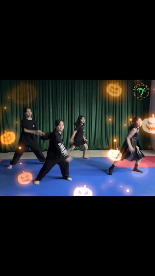 [🆕🇻🇳] Linh Cong Coach – Huấn luyện viên Dance chuyên nghiệp 🧘 Top1Yoga 🤸🏻‍♀️ Đáng sợ thì chưa thấy… chỉ thấy đáng yêu thôi 
#HalloweenKids #Dancekids #LinhCongCoach  #daynhayonline #biendao #dancekids #private #a3caugiay  Linh Cong  , shares-0✔️ , likes-11❤️️ , date-2025-10-30 19:55:25🇻🇳🇻🇳🇻🇳📰🆕