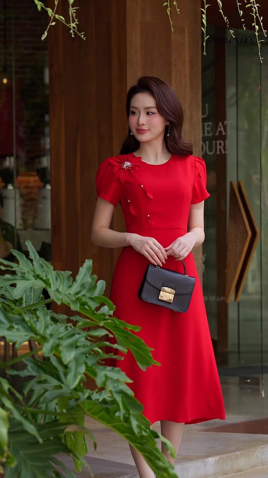 [🆕🇻🇳] ANN SARA – Thời trang hạnh phúc 👕 Top1Fashion 👗   Élégance Rouge – Sắc đỏ của khí chất quý côVẻ đẹp thật sự không cần ồn ào.
“Élégance Rouge” là bản giao hưởng của sự tối giản và tinh tế — một thiết kế  , shares-0✔️ , likes-4❤️️ , date-2025-11-02 04:37:42🇻🇳🇻🇳🇻🇳📰🆕