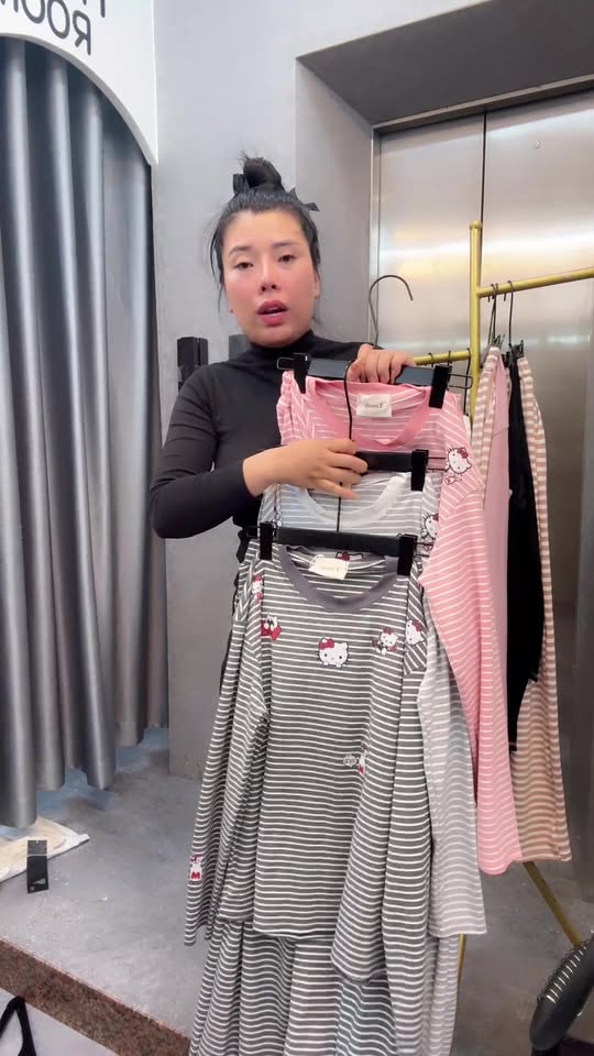 [🆕🇻🇳] G9 Moza – THỜI TRANG CÔNG SỞ CAO CẤP 👕 Top1Fashion 👗  Đủ nắng hoa sẽ nở
Đủ đẹp để nàng sở hữu outfit này của nhà G9 chưa?
______________________________________________________
CONTACT US
– 192 Thái Hà, Hà Nội , shares-0✔️ , likes-22❤️️ , date-2025-11-01 02:30:44🇻🇳🇻🇳🇻🇳📰🆕