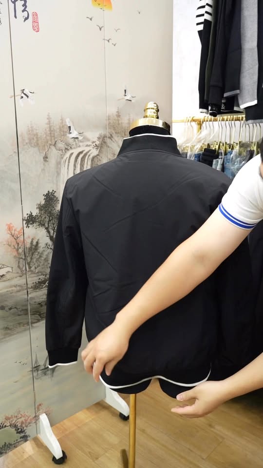 [🆕🇻🇳] YON.OX – Thiết kế độc quyền 👕 Top1Fashion 👗  YON.OX  Sexy Trendy Local BrandDesign by YON.OX – Ảnh thật – Hàng chuẩn
Không Chi Nhánh – Không Phân Phối Sỉ Lẻ
Người mẫu độc quyền – Có sẵn – Đủ Size, shares-1✔️ , likes-4❤️️ , date-2025-10-31 03:36:49🇻🇳🇻🇳🇻🇳📰🆕