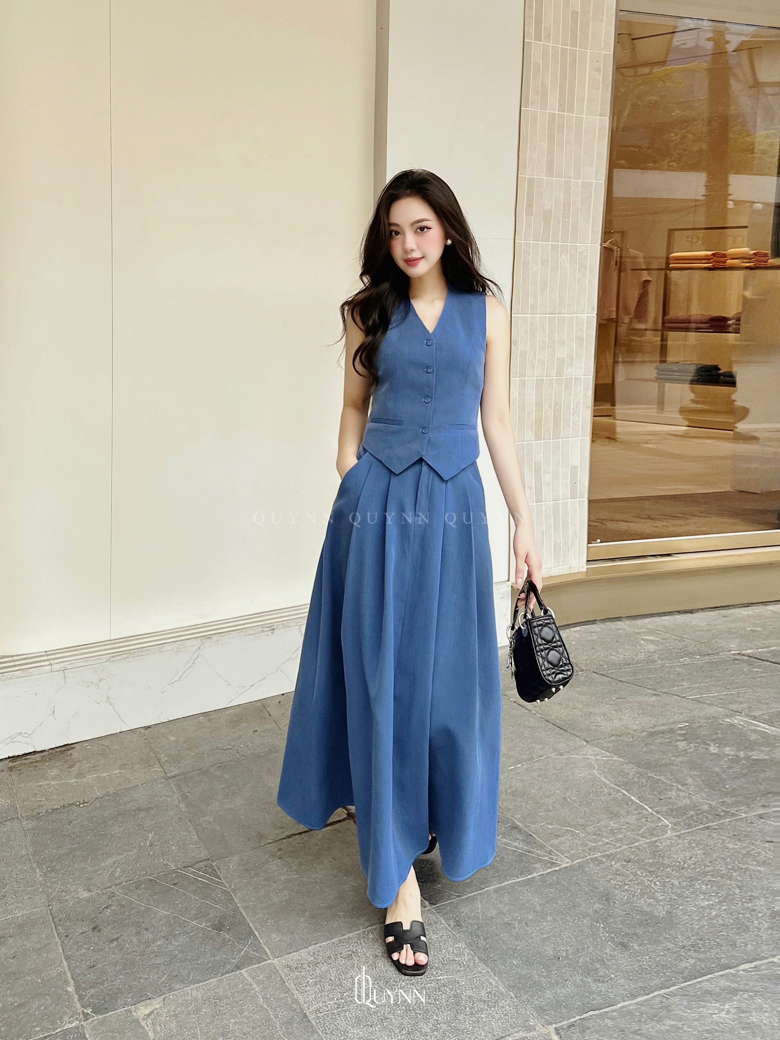 [🆕🇻🇳] QUYNN – Thương hiệu Thời trang thiết kế 👕 Top1Fashion 👗  Cuối tuần xuống phố, chạm vào mùa thu Hà Nội – nơi nắng không còn gắt, gió vừa đủ để váy khẽ lay. Một set denim xanh trầm, đủ dịu để hoà vào phố tĩnh lặng  , shares-0✔️ , likes-0❤️️ , date-2025-11-01 03:00:50🇻🇳🇻🇳🇻🇳📰🆕