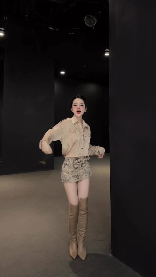 [🆕🇻🇳] Quế Chi Boutique  – Quế Chi Boutique Since 2016 👕 Top1Fashion 👗  Đố anh đoán được đường gì nào #trending , shares-0✔️ , likes-19K❤️️ , date-2025-11-01 03:24:47🇻🇳🇻🇳🇻🇳📰🆕