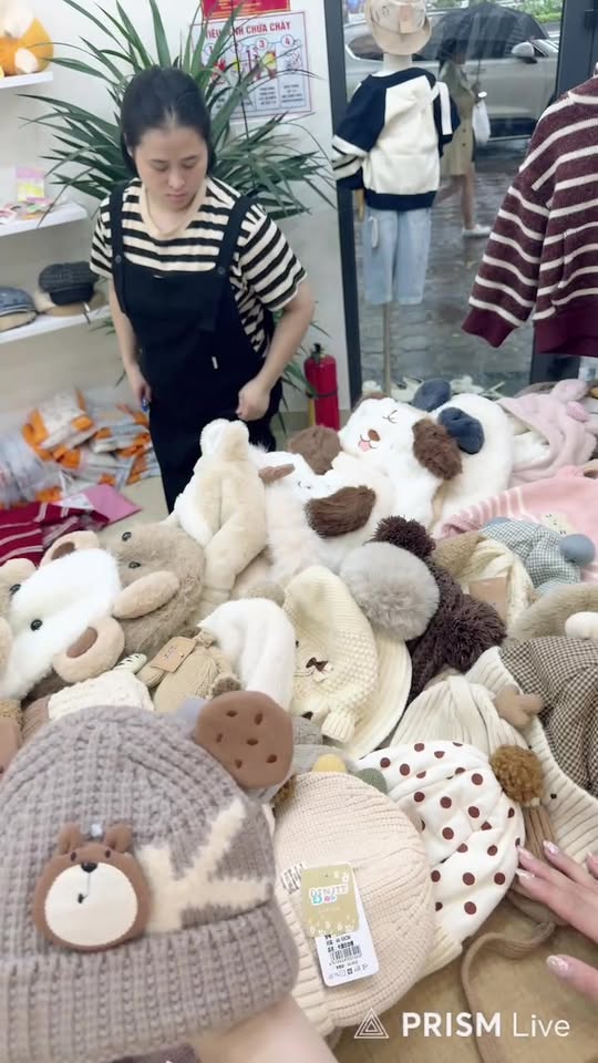 [🆕🇻🇳] Trùm Sỉ Quần Áo Trẻ Em Amy Kids 🧑‍🧒❤️️👶⭐️  BỘ PYJAMA MỚI VỀ – SIÊU DỄ THƯƠNG CHO BÉ YÊU
Chất lụa mịn, mát lạnh, bé mặc ngủ cực dễ chịu
Họa tiết dễ thương với gam màu pastel
Hàng sẵn kho – giá sỉ , shares-0✔️ , likes-50❤️️ , date-2025-10-31 19:00:41🇻🇳🇻🇳🇻🇳📰🆕