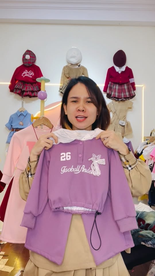 [🆕🇻🇳]  Bơ bébé 🧑‍🧒❤️️👶⭐️  Little leaf
Em nhẹ nhàng dịu dàng như nắng maiSz 80/ 90 / 100 / 110 / 120 /
———-
Chloe.bébé ( By Bơ )
Based in HCM – Online Shopping
, shares-0✔️ , likes-0❤️️ , date-2025-11-06 01:16:09🇻🇳🇻🇳🇻🇳📰🆕