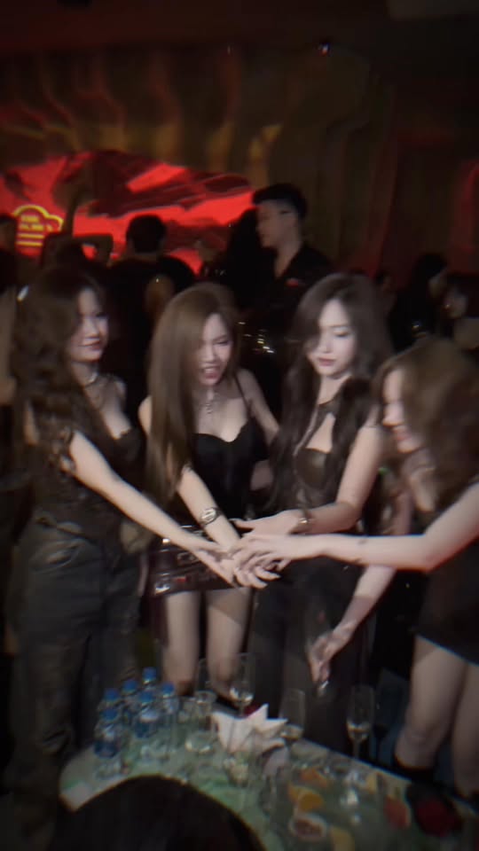 [🆕🇻🇳] Hai Yen Tran Boutique 👕 Top1Fashion 👗  Tôi khuyên các bạn cứ xinh đẹp vào. Người yêu không thích, thẳng khác nó thích! , shares-0✔️ , likes-16❤️️ , date-2025-11-02 06:08:56🇻🇳🇻🇳🇻🇳📰🆕