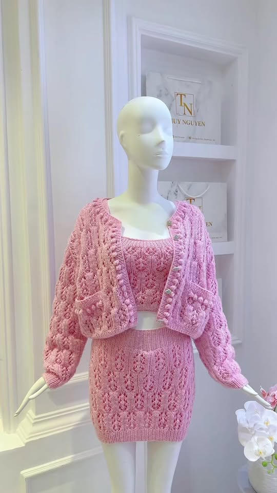 [🆕🇻🇳] Thuỷ Nguyễn –  Thiết kế & Thời trang 👕 Top1Fashion 👗  sét len mới đang hoàn thiện 1/2 nhưng nôn quay quá , em nhá trước ạ , xinh mê luôn ạ , shares-0✔️ , likes-95❤️️ , date-2025-11-02 00:18:57🇻🇳🇻🇳🇻🇳📰🆕