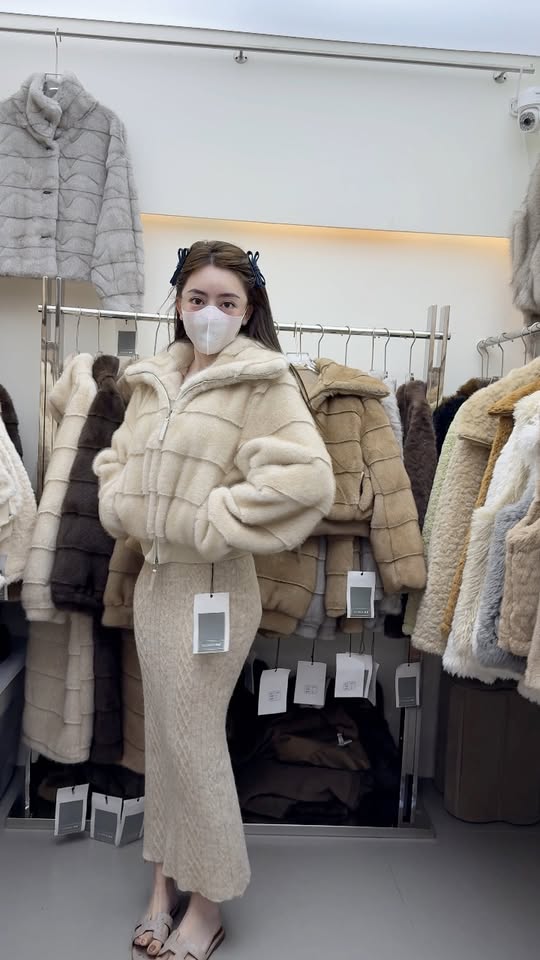 [🆕🇻🇳] Đoàn Thương Boutique – Cửa hàng quần áo 👕 Top1Fashion 👗  TRỰC TIẾP TẠI QUẢNG CHÂU !
Áo rái cá Ấm – RẺ- ĐẸP ! , shares-0✔️ , likes-22❤️️ , date-2025-11-03 06:52:08🇻🇳🇻🇳🇻🇳📰🆕