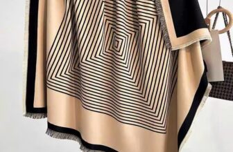 [🆕🇻🇳] LINH LEE – Áo quần thiết kế, hàng xuất dư 👕 Top1Fashion 👗  KHĂN DẠ VUÔNG
Họa tiết tinh tế, thanh lịch, sang trọng, trang nhã.
Chất liệu: Chất dạ mềm mịn.
Kích thước: 140 x 140 cm
#K23
CHÍNH SÁCH MUA HÀNG ONLINE:
Ư , shares-0✔️ , likes-2❤️️ , date-2025-10-26 19:30:37🇻🇳🇻🇳🇻🇳📰🆕