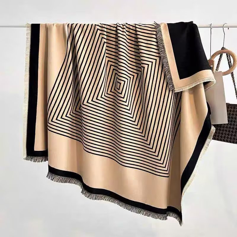 [🆕🇻🇳] LINH LEE – Áo quần thiết kế, hàng xuất dư 👕 Top1Fashion 👗  KHĂN DẠ VUÔNG
Họa tiết tinh tế, thanh lịch, sang trọng, trang nhã.
Chất liệu: Chất dạ mềm mịn.
Kích thước: 140 x 140 cm
#K23
CHÍNH SÁCH MUA HÀNG ONLINE:
Ư , shares-0✔️ , likes-2❤️️ , date-2025-10-26 19:30:37🇻🇳🇻🇳🇻🇳📰🆕