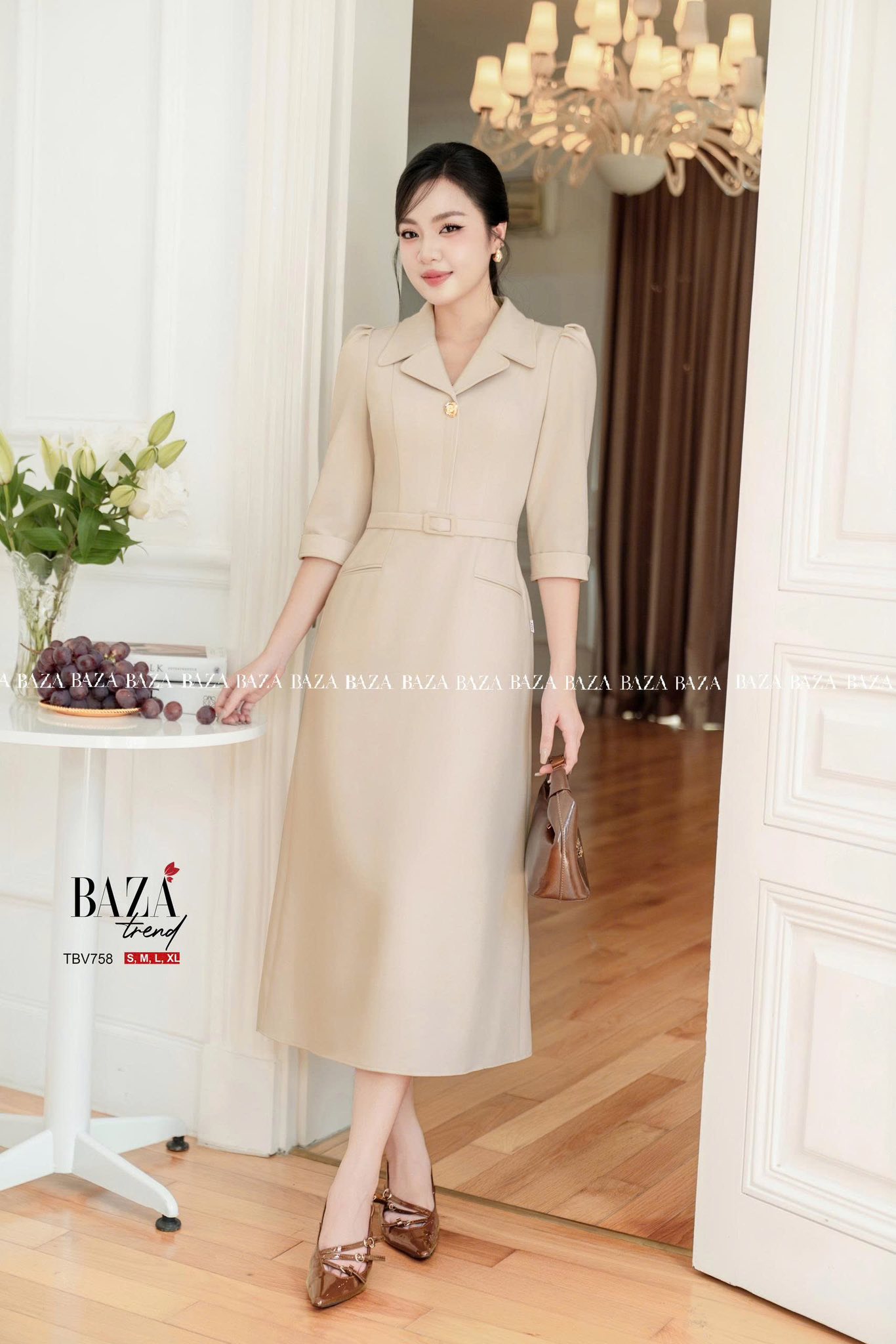 [🆕🇻🇳] Evy Sơn Tây – Thời Trang Công Sở 👕 Top1Fashion 👗  𝐃𝐑𝐄𝐒𝐒Một thiết kế mang tinh thần quý cô công sở hiện đại – thanh lịch, chỉn chu nhưng vẫn toát lên khí chất tự tin và sang trọng.Chiếc váy cổ vest chu , shares-0✔️ , likes-5❤️️ , date-2025-10-31 03:33:18🇻🇳🇻🇳🇻🇳📰🆕