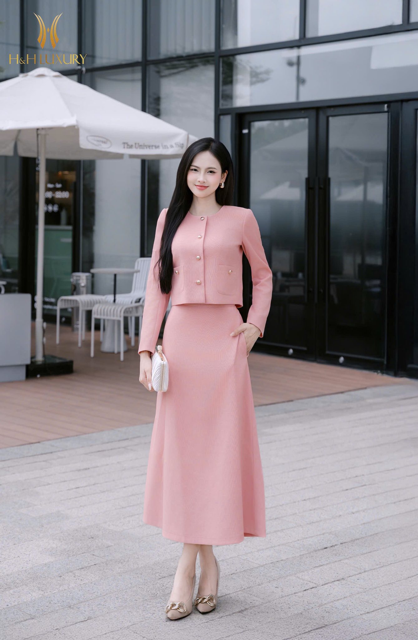 [🆕🇻🇳] H&H Luxury – THỜI TRANG Công Sở 👕 Top1Fashion 👗  𝐍𝐄𝐖 𝐀𝐑𝐑𝐈𝐕𝐀𝐋  – LOVE SEASONTham khảo thiết kế tại:H&H LuxuryMùa mới lại đến , những cơn gió se lạnh ….mùa những đôi uyên ương về chung một nhà … mù , shares-1✔️ , likes-9❤️️ , date-2025-11-03 14:00:00🇻🇳🇻🇳🇻🇳📰🆕