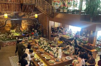 [🆕🇻🇳]  Xưởng May Hảo Chính  (Xưởng may bảo khánh) 🧑‍🧒❤️️👶⭐️ 𝐓𝐀̣𝐌 𝐁𝐈𝐄̣̂𝐓 𝐓𝐇𝐀́𝐍𝐆 𝟏𝟎 | 𝐃𝐎́𝐍 𝐓𝐇𝐀́𝐍𝐆 𝟏𝟏 𝐀𝐍 𝐋𝐀̀𝐍𝐇 𝐂𝐔̀𝐍𝐆 𝐁𝐀̉𝐎 𝐀𝐍Cơn mưa đầu tháng 11 khiến lòng người chậm lại — giữa hơi lạnh se se, một bữa buffet chay ấ , shares-0✔️ , likes-4❤️️ , date-2025-11-01 16:08:49🇻🇳🇻🇳🇻🇳📰🆕