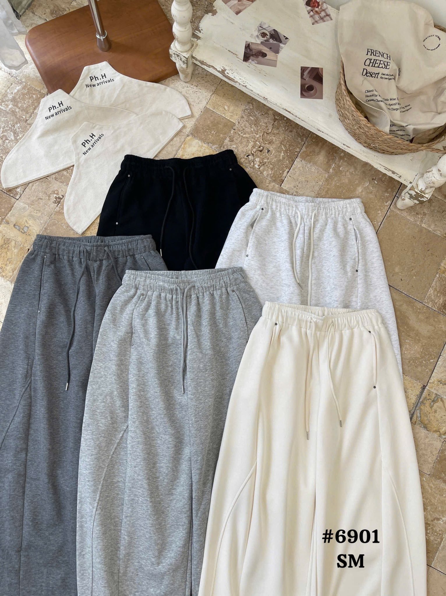 [🆕🇻🇳] Thương Fashion Luxury – Giúp nàng thêm xinh 👕 Top1Fashion 👗  [#6901] ngóng dài cổ cuối cùng em ấy cũng cập bến full mầu full size ạ.
Chất nỉ cao cấp, mềm mịn, dáng boom mặc diêu thích luôn ạ!
________________________ , shares-0✔️ , likes-2❤️️ , date-2025-10-30 22:05:16🇻🇳🇻🇳🇻🇳📰🆕