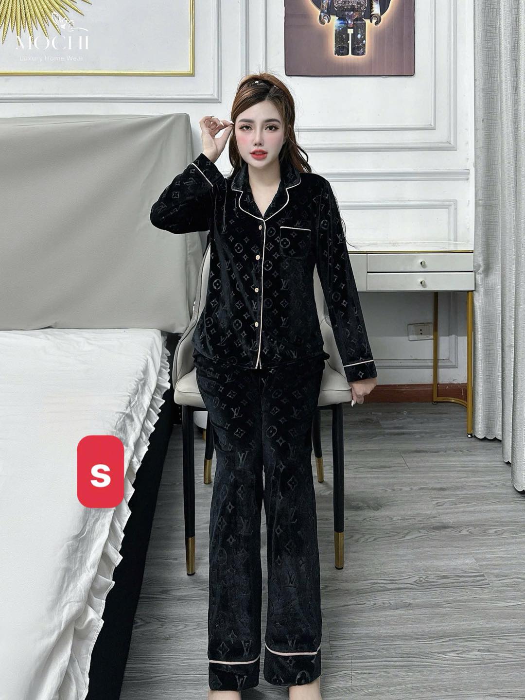 [🆕🇻🇳] Làng Đồ Si –  Cửa hàng quần áo 👕 Top1Fashion 👗  #20H TỐI NAY SHOP LIVE KHĂN LỤA HIỆU VA HOẠ TIẾT NHÉ.
Nếu kịp thì trưa shop demo ,còn k kịp shop live nóng luôn he nhà mình.
, shares-0✔️ , likes-2❤️️ , date-2025-10-31 07:42:03🇻🇳🇻🇳🇻🇳📰🆕