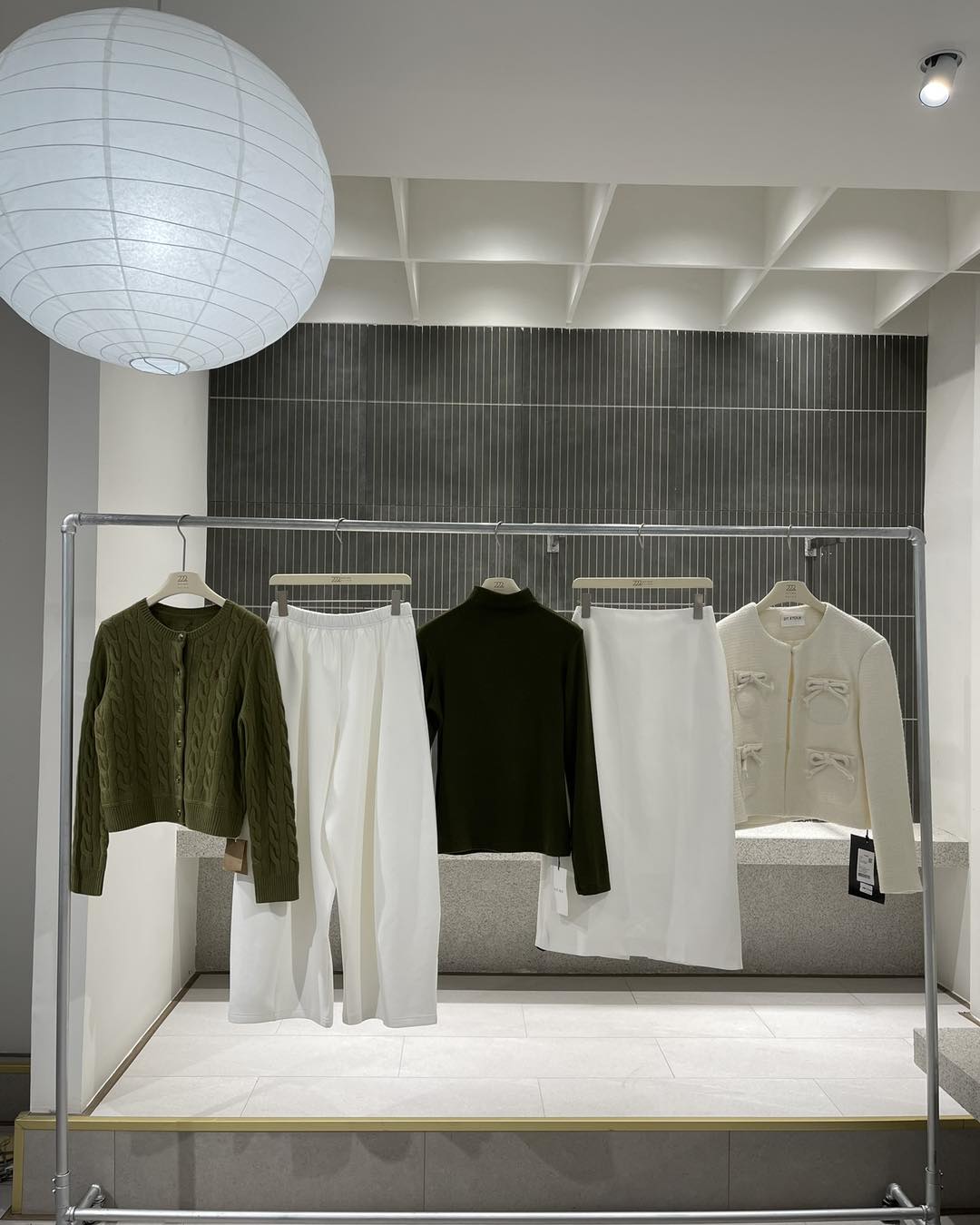 [🆕🇻🇳] 222 Boutique – Cửa hàng quần áo nữ 👕 Top1Fashion 👗  𝐒𝐓𝐎𝐑𝐄 𝐔𝐏𝐃𝐀𝐓𝐄𝐃 – 𝟐𝟐𝟐 𝐁𝐎𝐔𝐓𝐈𝐐𝐔𝐄
Không gian được làm mới cùng loạt items vừa về: knit tops, denim, và layer looks chuẩn Hàn.
Basic – wearable – tinh tế trong t , shares-0✔️ , likes-6❤️️ , date-2025-11-04 05:09:02🇻🇳🇻🇳🇻🇳📰🆕