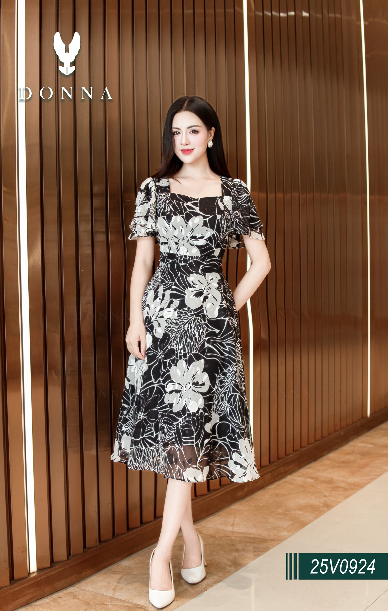 [🆕🇻🇳] DONNA Luxury – Thiết kế & Thời trang 👕 Top1Fashion 👗  [25V0923] Đầm Xòe Lụa Cát – Nét Quyến Rũ Tinh TếỨng dụng: Thích hợp cho những buổi tiệc nhẹ nhàng, dạo phố cuối tuần, hoặc những sự kiện quan trọng.Chi , shares-0✔️ , likes-3❤️️ , date-2025-11-01 22:21:43🇻🇳🇻🇳🇻🇳📰🆕