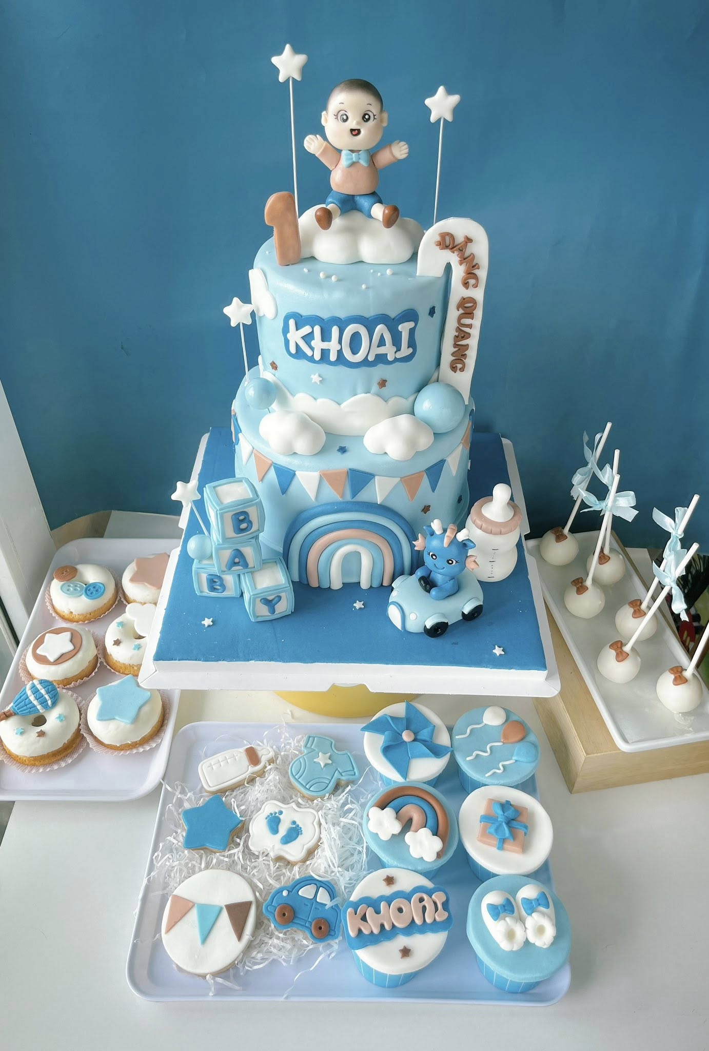 [🆕🇻🇳] Kho Nguyên Liệu,Gia Vị Hàn Quốc Giá Buôn – chuyên gia vị nguyên liệu Hàn Quốc 🍔 Top1Food  🍜 Happy Birthday Khoai ! 
Bánh 2 tầng size 20+14cm và set 24 bánh mini cùng tông màu (gồm 6 cupcake + 6 cookie + 6 cakepop + 6 donut)
——————
TEECAKE 
Chuyên  , shares-1✔️ , likes-5❤️️ , date-2025-11-04 18:10:35🇻🇳🇻🇳🇻🇳📰🆕