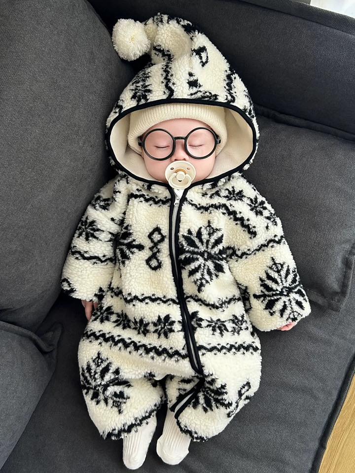 [🆕🇻🇳] Mây nhỏ xinh 🧑‍🧒❤️️👶⭐️ Một chiếc khăn tắm musin dùng được cho cả gia đình vì hoạ tiết quá đơn giản , quá đáng yêu.
Với chất vải mềm mại, mịn màng và thấm hút tốt, mình tin đây c , shares-0✔️ , likes-0❤️️ , date-2025-11-01 22:47:59🇻🇳🇻🇳🇻🇳📰🆕