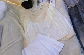 [🆕🇻🇳] Phương Nguyễn – Beauty & Mart  👕 Top1Fashion 👗   Áo xô cúc ngọc nhà 𝗚𝘂𝗮𝗻𝗴 𝗭𝗵𝗼𝘂  xinh yêu hết nấc luôn ạChất xô cao cấp mềm mịn, mát da cực kỳ
Thiết kế thêu ren phối tim nổi bật, cúc ngọc xinh sang
F , shares-0✔️ , likes-0❤️️ , date-2025-11-06 03:22:14🇻🇳🇻🇳🇻🇳📰🆕