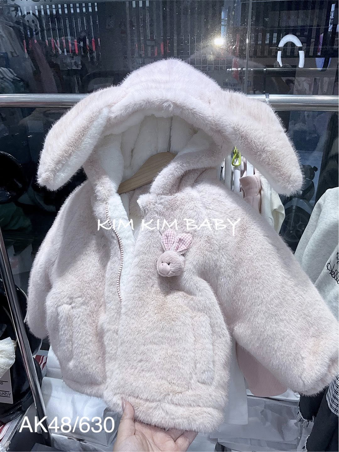 [🆕🇻🇳]  KIM KIM BABY SHOES – Bán buôn,bán lẻ giày cho bé yêu 🧑‍🧒❤️️👶⭐️ Có iu quá khum  Sẵn ship luôn ạ size 90-130 .. Hàng QCCC loại 1 lông siêu mềm mượt ạ nói ko với rụng lông nha các mom
, shares-0✔️ , likes-159❤️️ , date-2025-11-05 22:37:24🇻🇳🇻🇳🇻🇳📰🆕