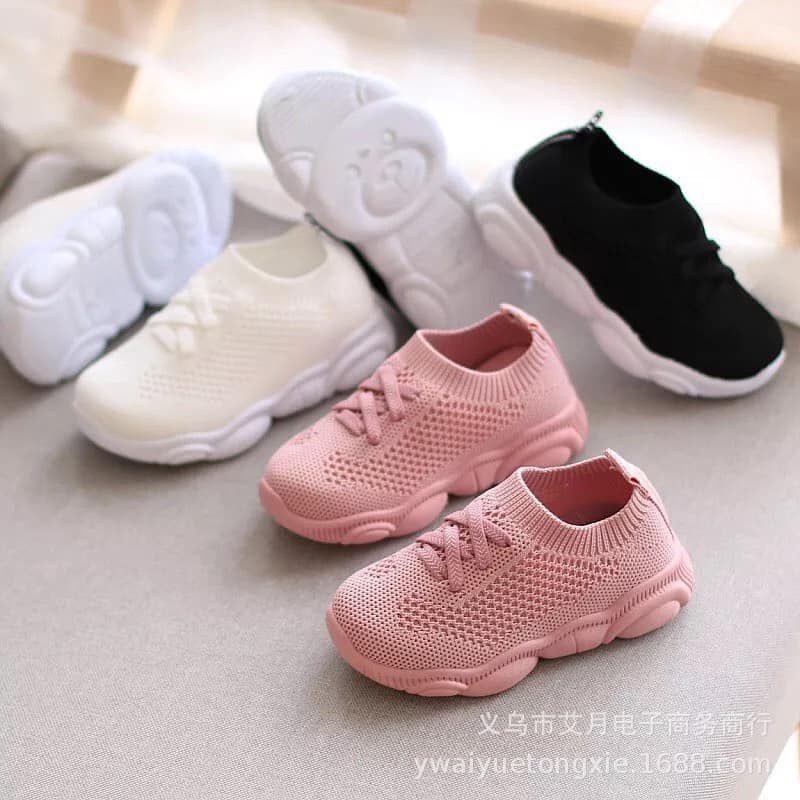 [🆕🇻🇳] MT Kids – Thời trang trẻ em 🧑‍🧒❤️️👶⭐️ Giầy chun có dây
size 20-25 sỉ 77k
size 26-31 si 85k
, shares-0✔️ , likes-1❤️️ , date-2019-06-14 03:06:34🇻🇳🇻🇳🇻🇳📰🆕