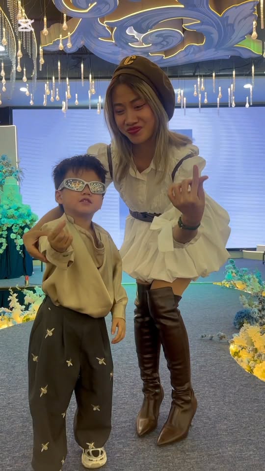 [🆕🇻🇳] Tuệ Linh (Lyn C Shop) – Đào tạo tài năng nhí – Bầu Show sự kiện 😎❤️️⭐️ Top1Kids 😎❤️️⭐️ Không biết có tín hiệu nào từ vũ trụ gửi đến mà 7 ngày nay  tối nào  cháu Lê Tăng Vũ cứ thủ thỉ hỏi :” Trong bụng mẹ Linh có e … , shares-0✔️ , likes-33❤️️ , date-2025-12-22 18:57:57🇻🇳🇻🇳🇻🇳📰🆕