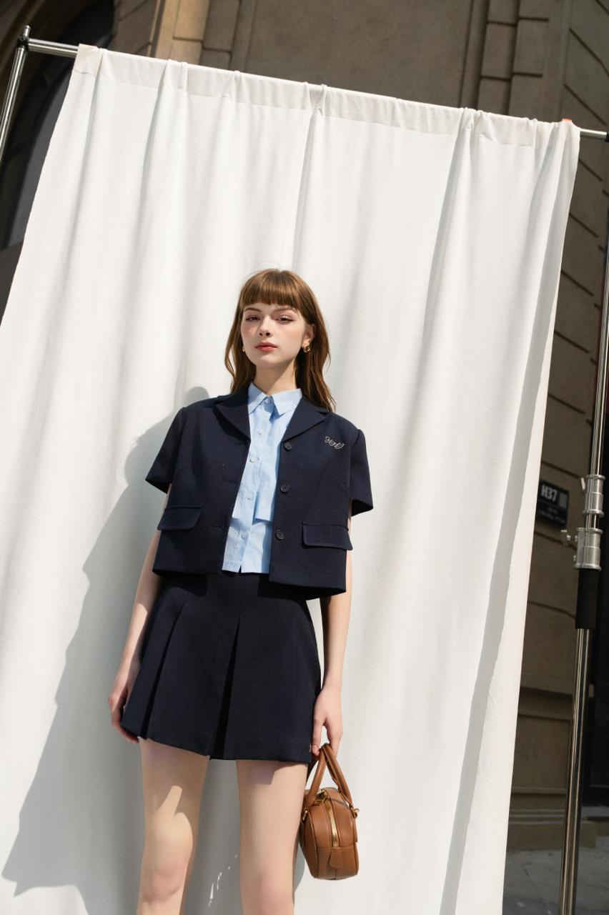 THANH LỊCH GIỮA PHỐ THỊ