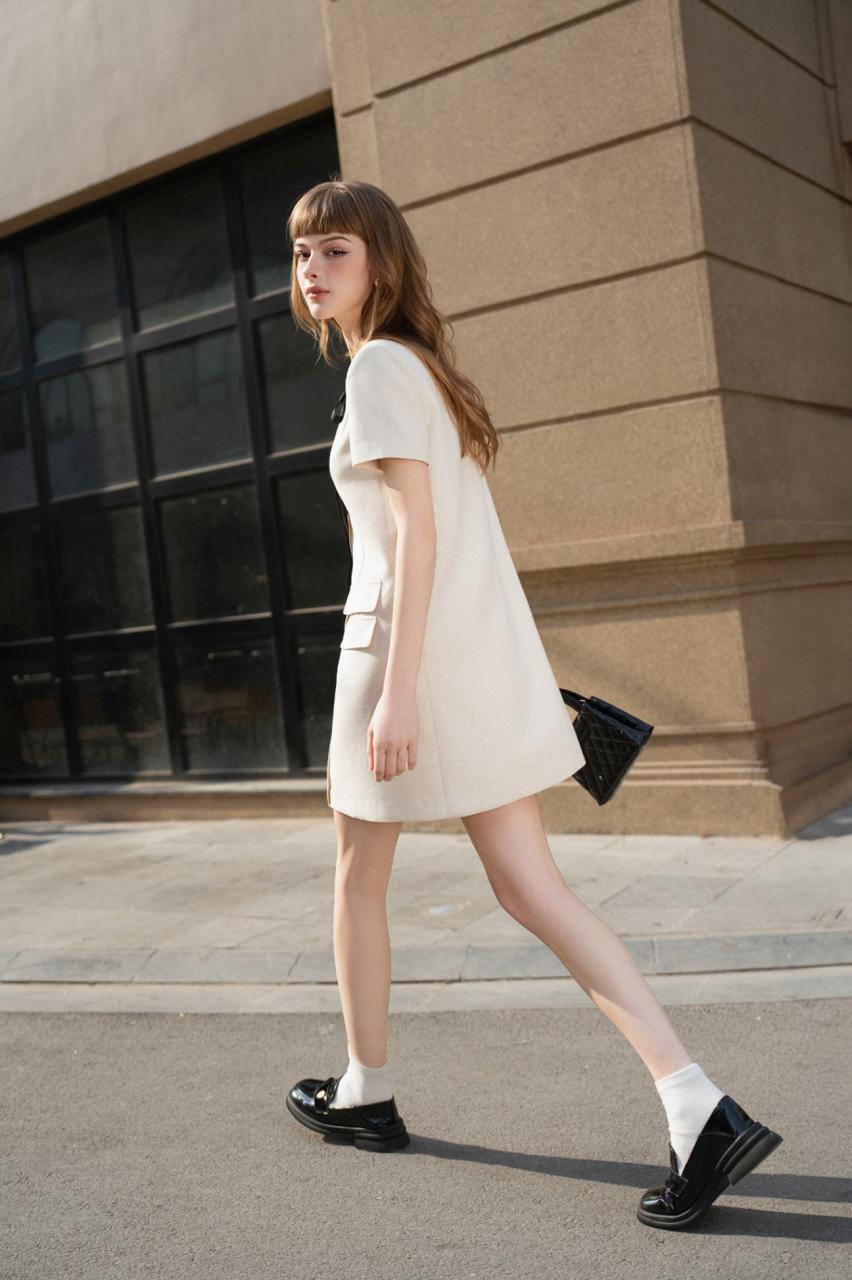 THANH LỊCH GIỮA PHỐ THỊ