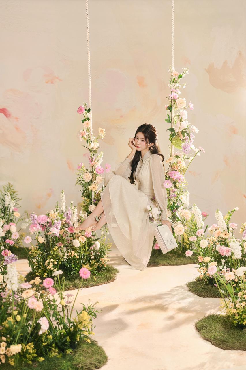 LẠC GIỮA RỪNG MER